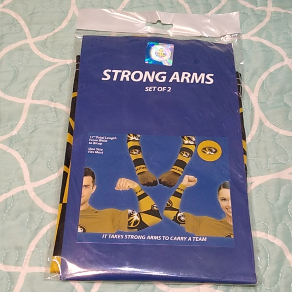 Mizzou Strong Arms Sleeves 17" Long Black & Gold